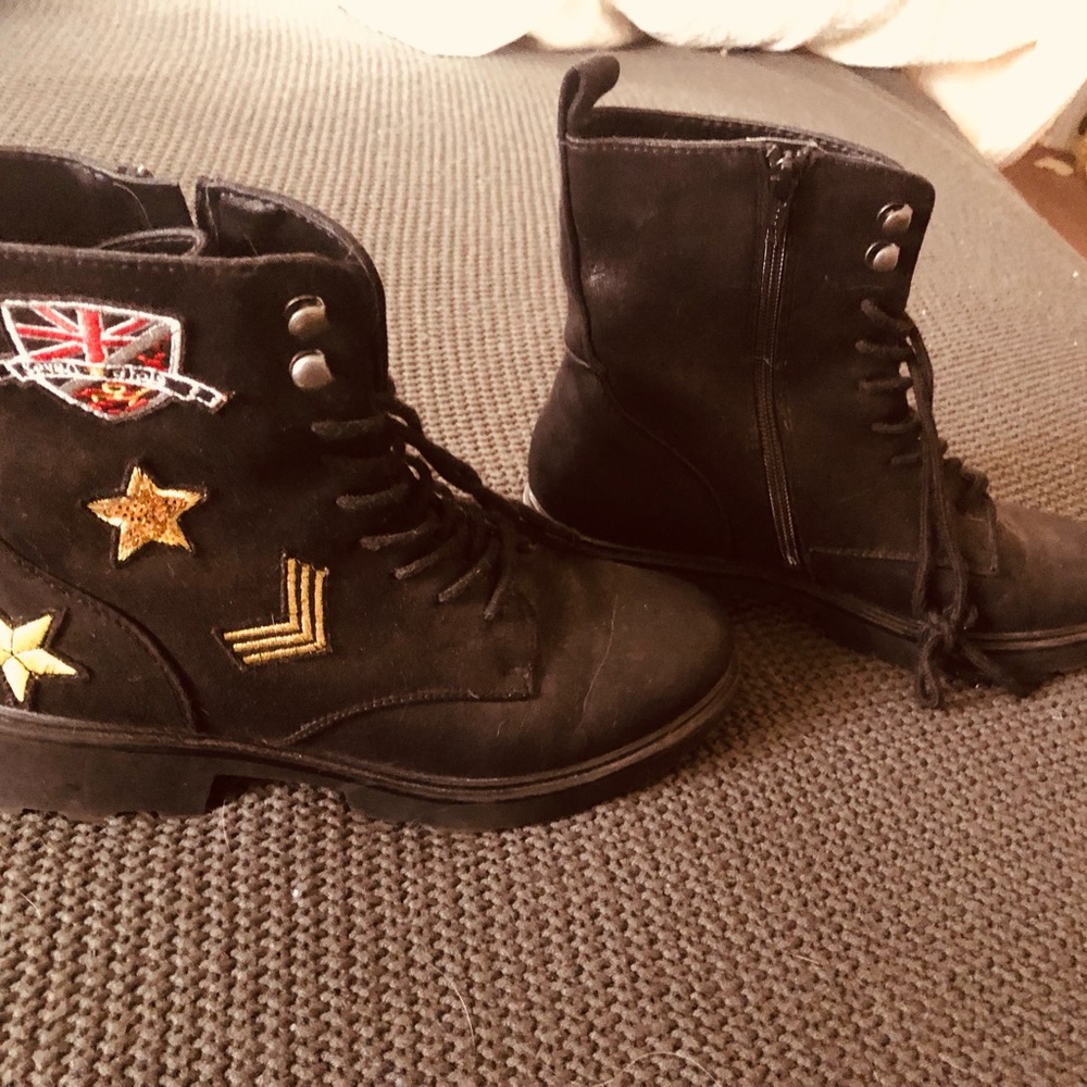 Black combat like boots, size 8M,  7 Dials brand